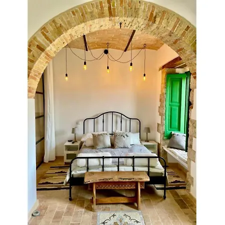 Casa vacanze Captivating House In Palmoli Sleeps 2 Plus 2 Dogliola