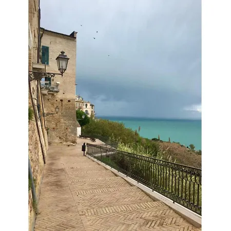 Casa vacanze Captivating House In Palmoli Sleeps 2 Plus 2